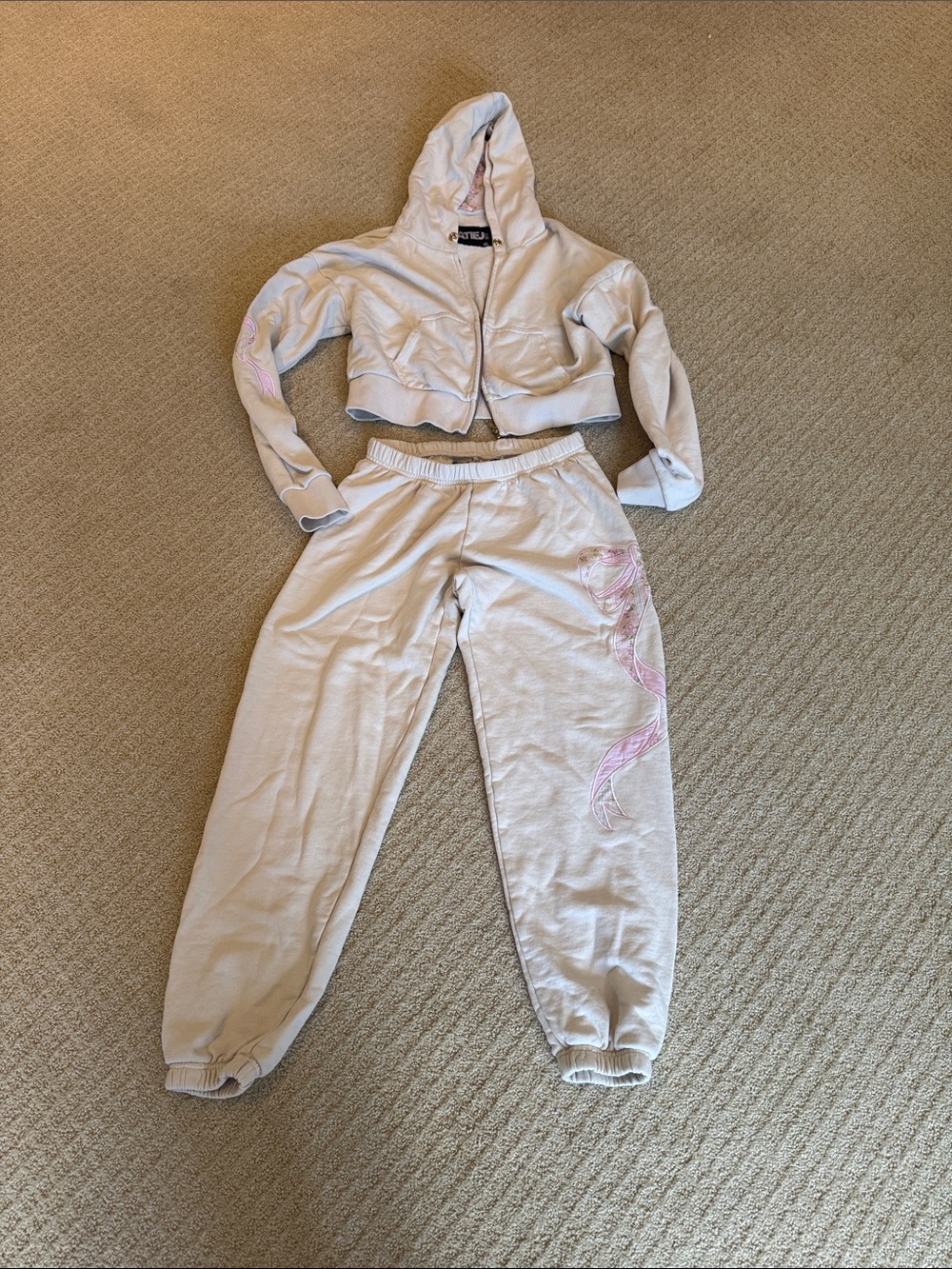 KatiJ Light Beige Cropped Zip Hoodie & Sweatpants Set with Pink Bow Accent